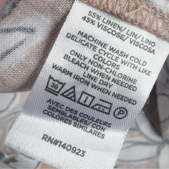 Ann Taylor loft beige ruffle sleeve top ❤️ - Picture 5 of 6